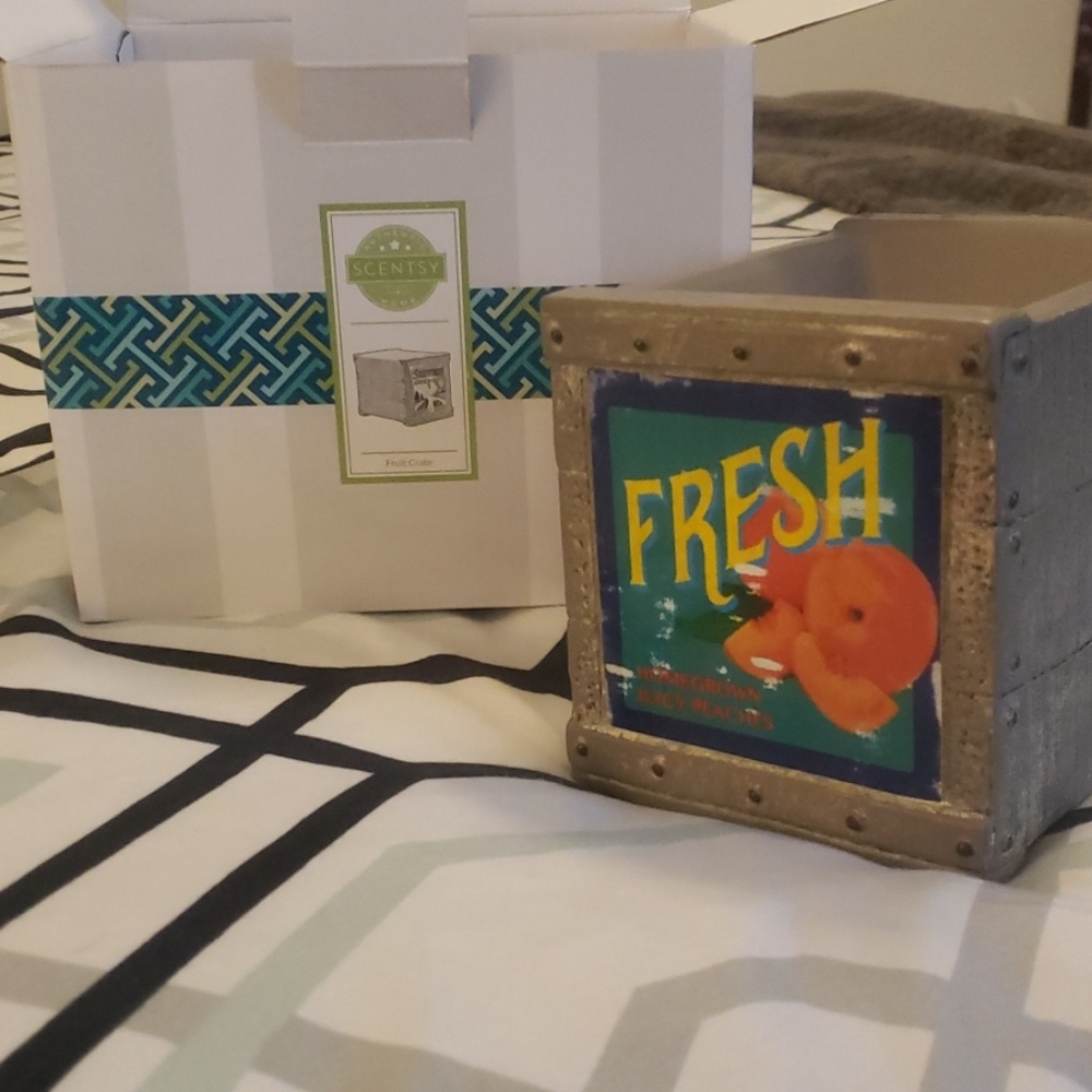 Scentsy Fresh Crate Warmer